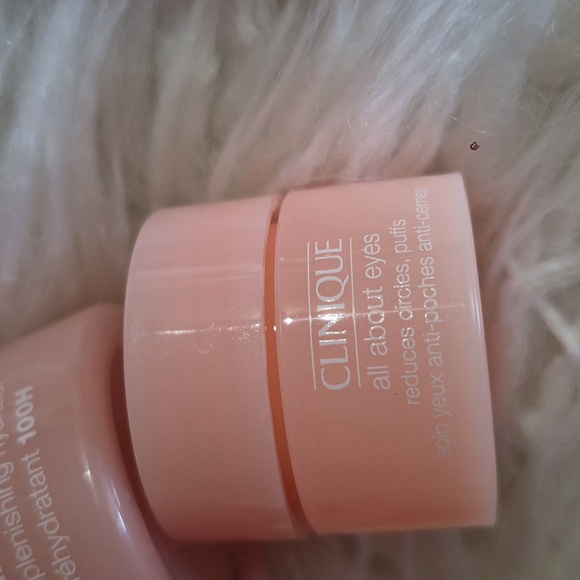 Clinique X Kate Spade Cosmetic Collection - Picture 11 of 12